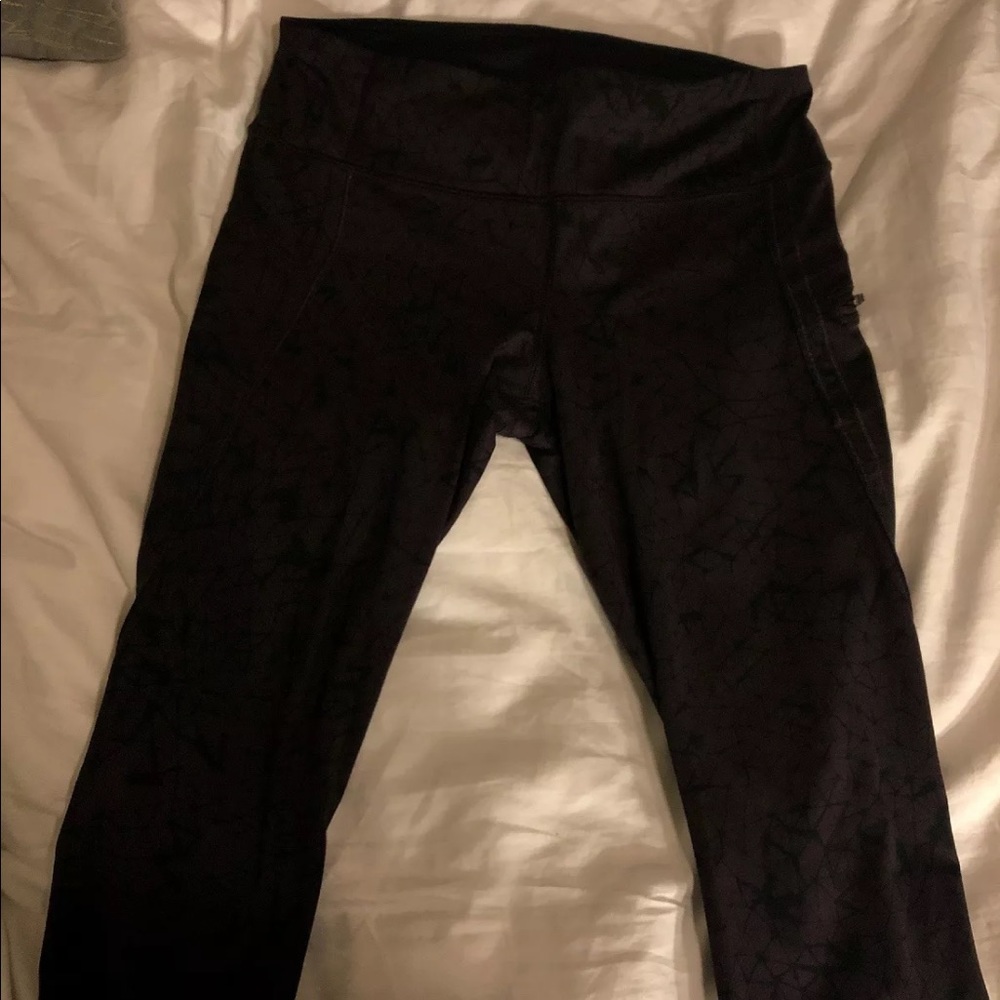 Lululemon size 8 crop leggings - black/purple